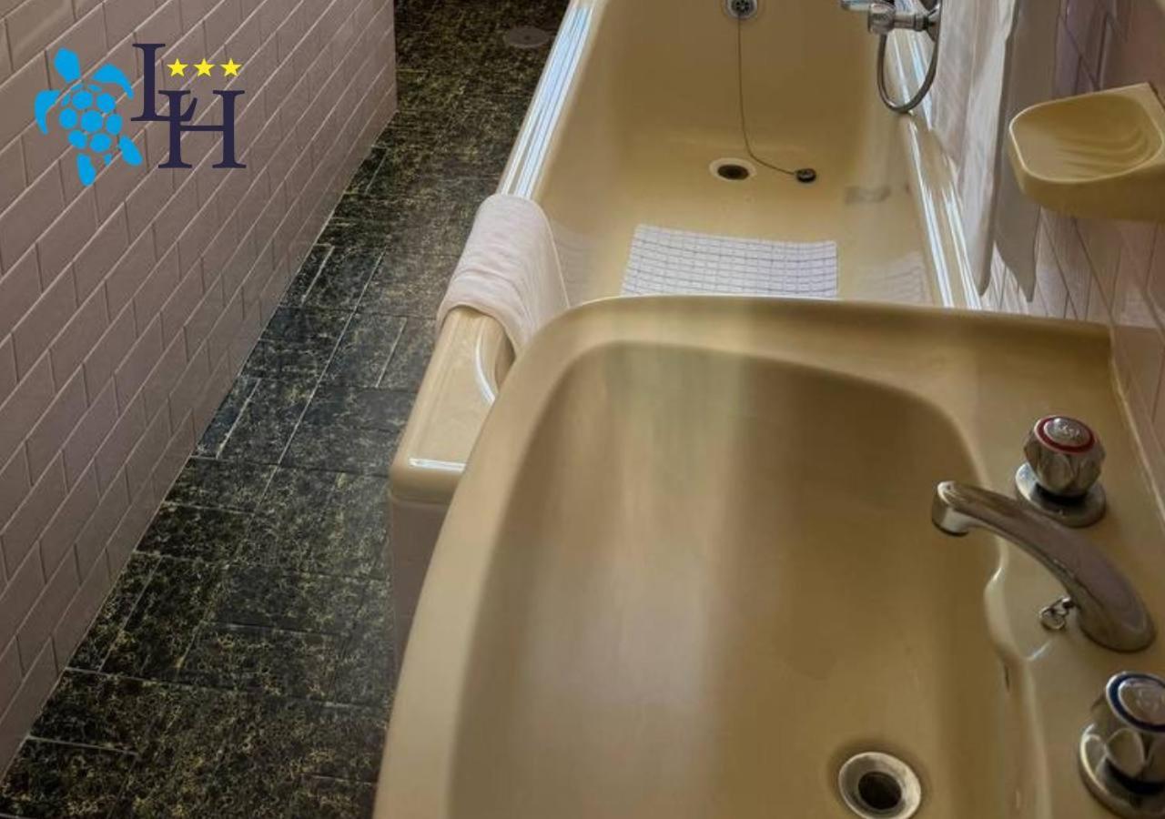 Hotel Lora Rda Luxury 보르디게라 객실 사진